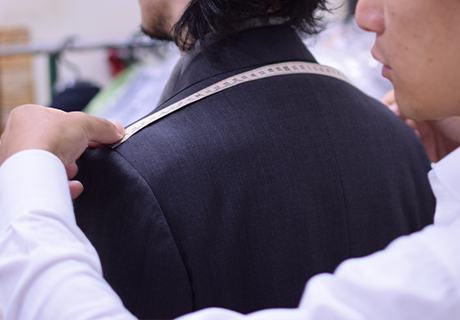 フィッターによる採寸